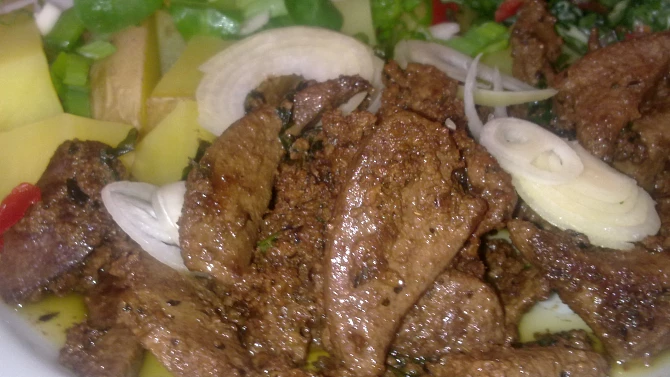 Vepřové restované  játrové nudličky v jemné marinádě