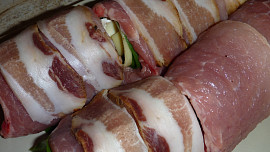 Vepřové závitky s medvědem a dvěma sýry