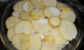 Zapečené brambory s Nivou a pórkem