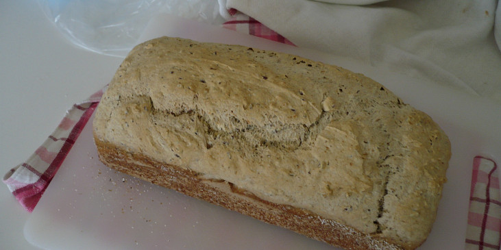 Bezlepkový chléb s pohankovou moukou