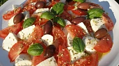 Caprese salát