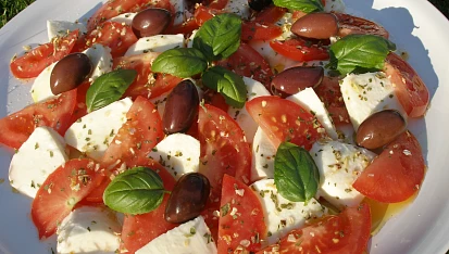 Caprese salát