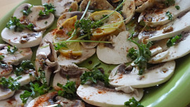 Carpaccio ze žampiónů