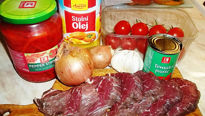Červené roštěnky v papiňáku, ingredience..,