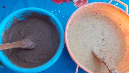 Hrníčková bábovka s oříšky a čokoládou