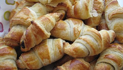 Domácí máslový croissant