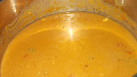 Drůbeží játra na řapíkatém celeru a jiné barevné zelenině