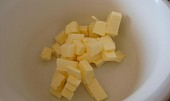 Jablonecké lístkové řezy (změklé máslo překrájíme na kousky)