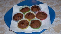 Kakaové muffiny s bílou čokoládou