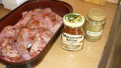 Králík s ředkvičkami a zeleninou