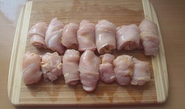 Kuřecí rolky s anglickou slaninou a hořčicí - zapečené se smetanou