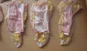 Kuřecí rolky s anglickou slaninou a hořčicí - zapečené se smetanou, přidáme anglickou slaninu