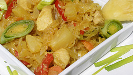 Kuřecí s ananasovým zelím na kari