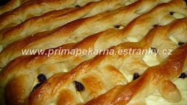Kynutý mřížkový koláč s tvarohem