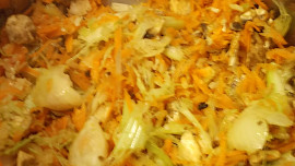 Lehká rýžová polévka s houbami a divokým kořením