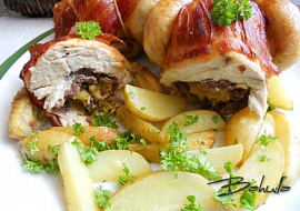 Nadívaná jarní kuřátka a petrželové brambory