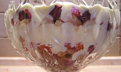 Ovocná mísa s krémem z bílé čokolády