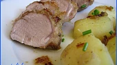 Panenka na smažené cibulce polévaná máslem
