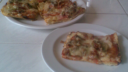 Pizza jako z pizzerie, Přikládám další fotečku,výborné těsto!!!!