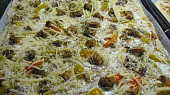 Pizza univerzální a nejlepší ze všech, Masová těsně před pečením