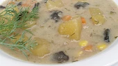 Zakysaná bramboračka na způsob kulajdy