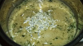 Žampionová polévka s brokolicí, nivou a koprem, vaříme...