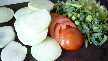 Zapečené kedlubny s pórkem a mozzarellou