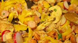 Zapékané dubenecké bramborové špalíčky s ředkví, žampióny a sýrem