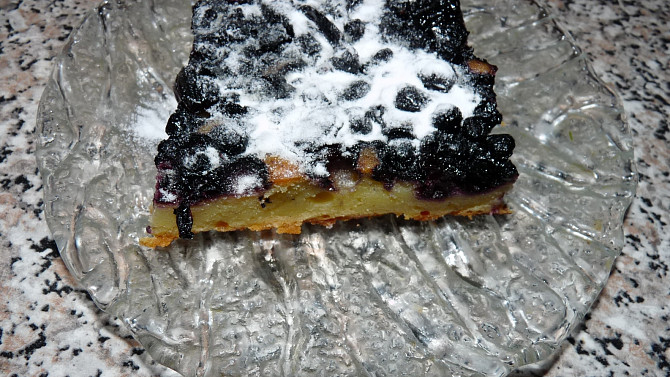 Bramborovo-borůvkový koláč