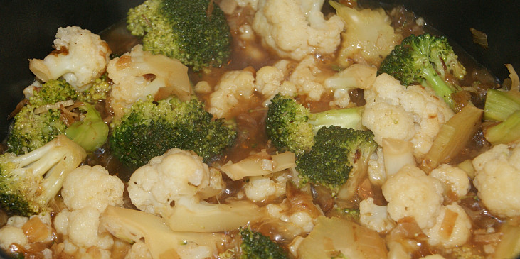 Brokolicovo-květákové pyré (v bujónu zeleninu povaříme cca 10 min.)