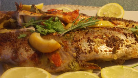 Siven pečený  v bylinkách a dušený na jablkách a zelenině