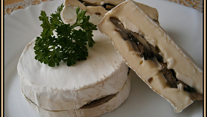 Camembert s hřiby