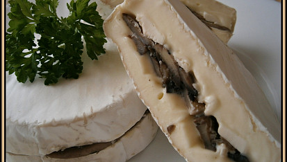 Camembert s hřiby