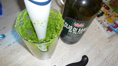 Česnekové pesto