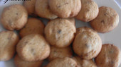 Cookies s kousky čokolády a vlašských ořechů (z reklamy)