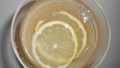 Domácí levandulová limonáda