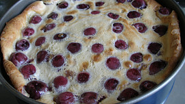 Francouzská třešňová bublanina (Clafoutis)