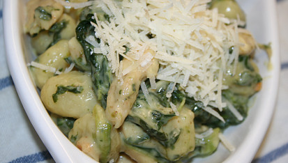 Gnocchi s kuřecím masem a špenátem