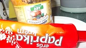 Kuře nadivoko, s paprikovou pastou, řapíkatým celerem a zeleninou