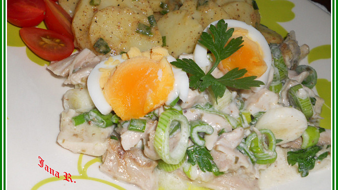 Letní kuřecí salát s brambory