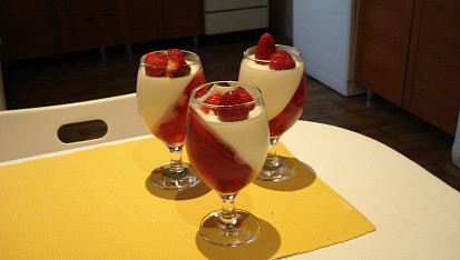 Panna cotta s jahodami