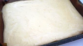 Piškotový moučník s nuttelovou polevou