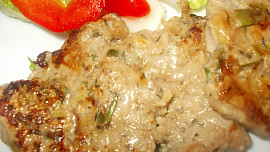 Přírodní plátky z vepřové krkovice s bylinkami