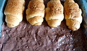 Pudinkový koláč z croissantů