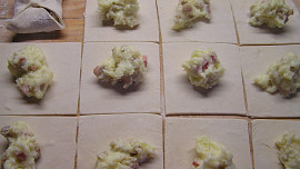 Šátečky s pudingem a rebarborou