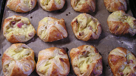 Šátečky s pudingem a rebarborou