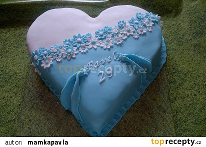 Srdcový dvojbarevný dort