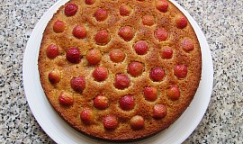 Třešňovo-mandlový koláč