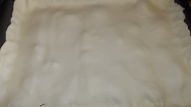 Jemný dezert s pudingovým tvarohem a meruňkami