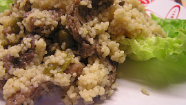 Vepřové nudličky s hráškem a kuskusem